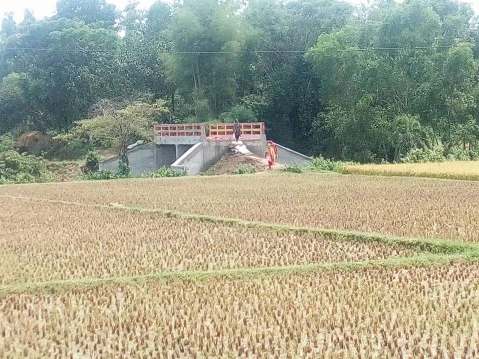 সংযোগ সড়কের ভোগান্তিতে কয়েক হাজার লোক