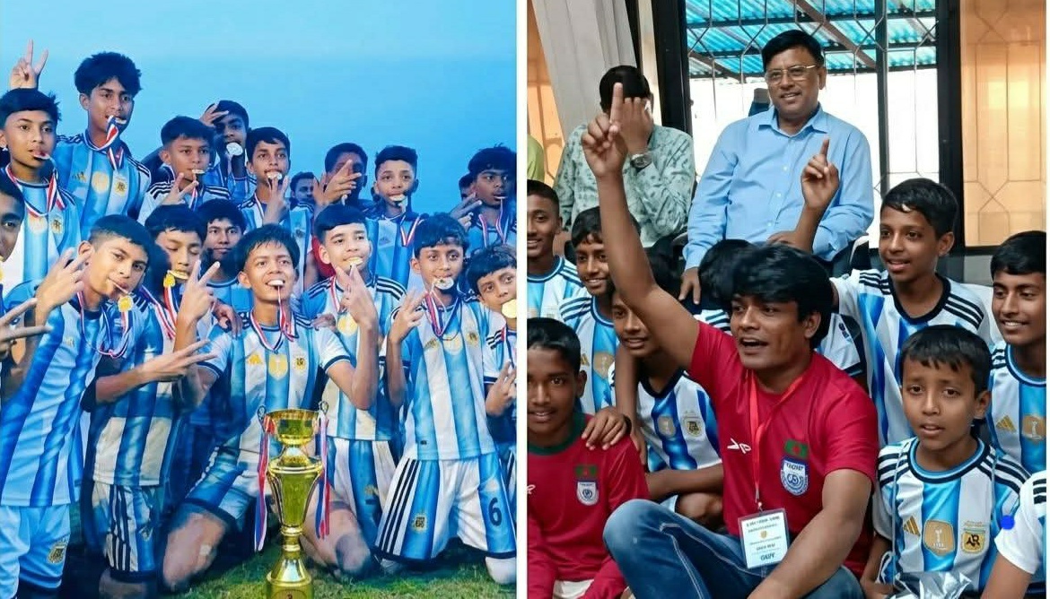 প্রাথমিক গোল্ডকাপ ফুটবলে জেলা চ্যাম্পিয়ন রায়পুরার দিঘলিয়াকান্দি সরকারি প্রাথমিক বিদ্যালয়