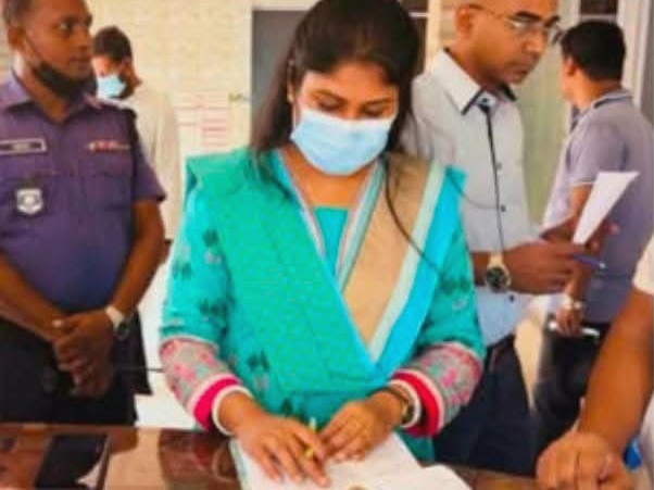 রায়পুরায় ভ্রাম্যমাণ আদালতের অভিযান: ডায়াগনস্টিক সেন্টার সিলগালা, জরিমানা ২২ হাজার টাকা